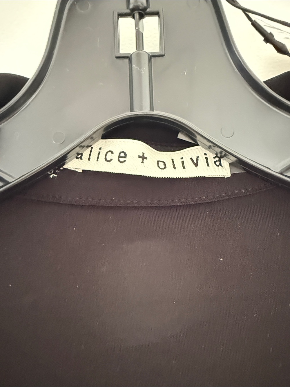Alice + Olivia Black FREYA BUTTON DOWN TOP - Picture 4 of 6